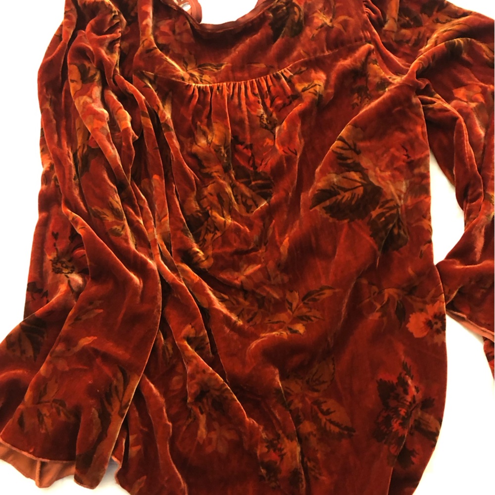 Embroidered Velvet Women's Top - Picture 2 of 8